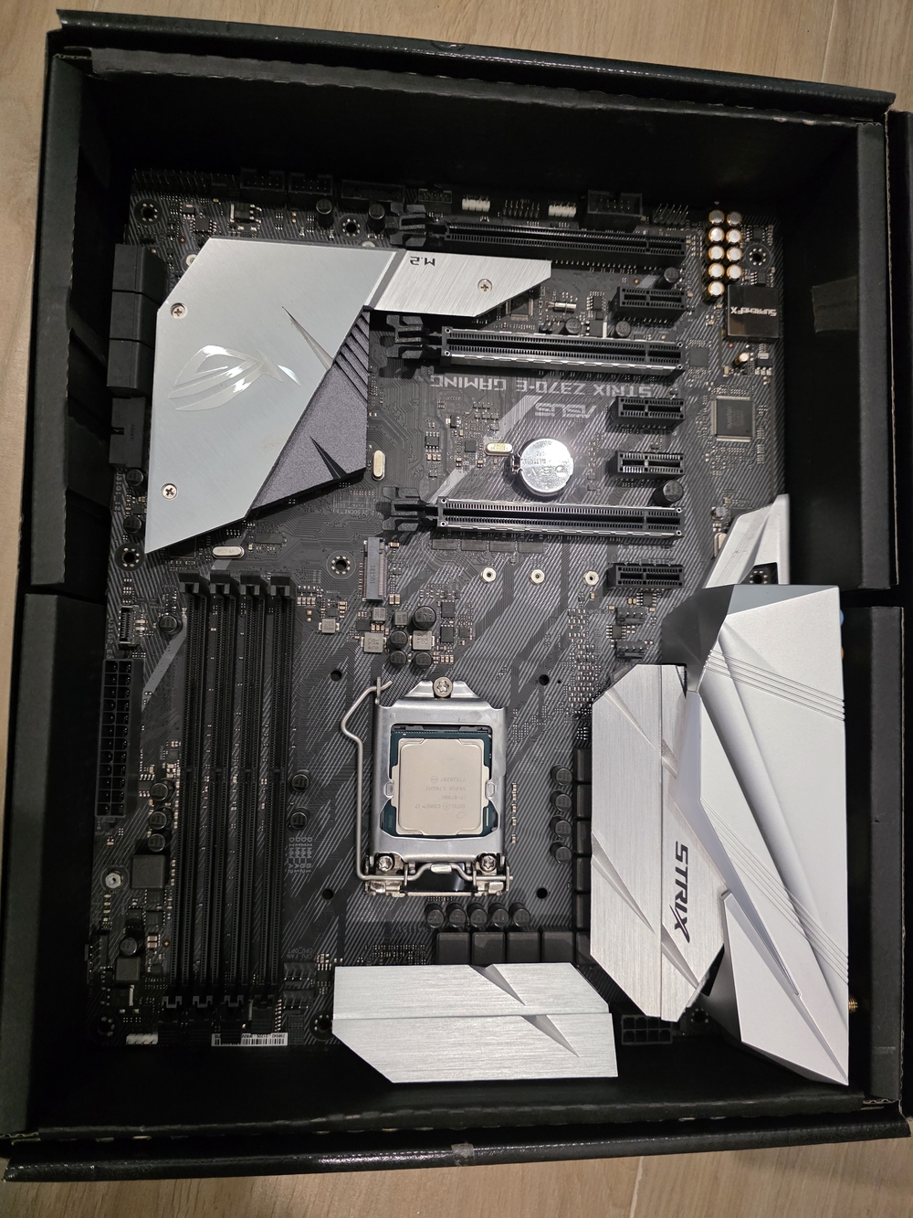 ASUS ROG Strix Z370-E Gaming Motherboard + Intel Core i7-8700K CPU